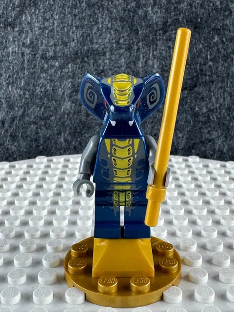 LEGO Ninjago Slithraa NJO0045 Hypnobrai Snake Gold Staff Minifigure
