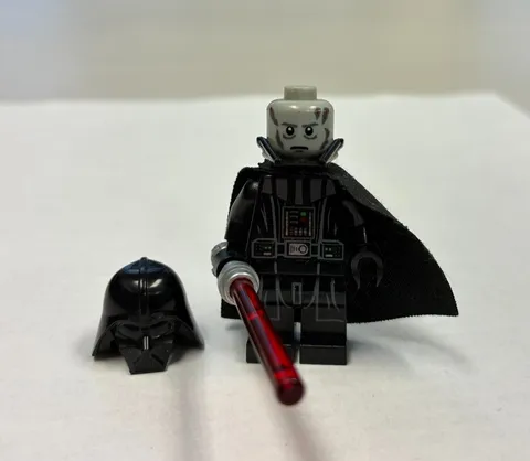LEGO Star Wars Darth Vader Minifigure w/ Cape & Lightsaber sw0277 sw0004