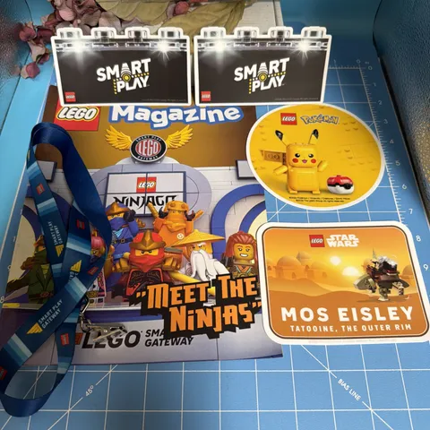 LEGO SDCC 2026 SMART PLAY STICKERS, LANYARD MAGAZINE - POKEMON STAR WARS