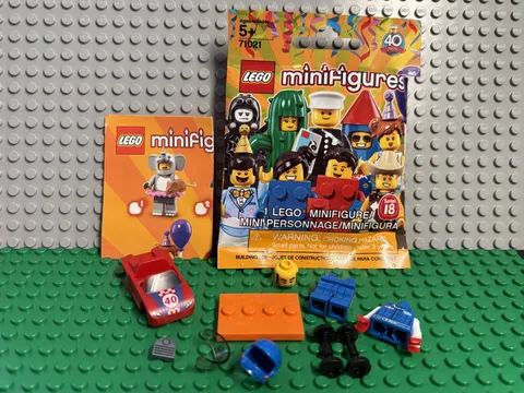 LEGO Series 18  Race Car Guy (NEW, OPEN BAG) Collectible Minifigure 71021