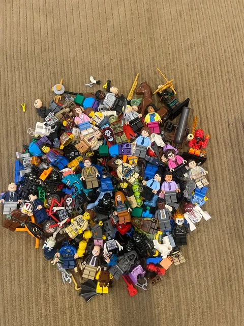 17.08 oz Lego Minifigure Lot of Parts and Accessories