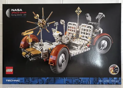 LEGO Technic NASA Apollo Lunar Roving Vehicle LRV 42182 1913pcs (18+)