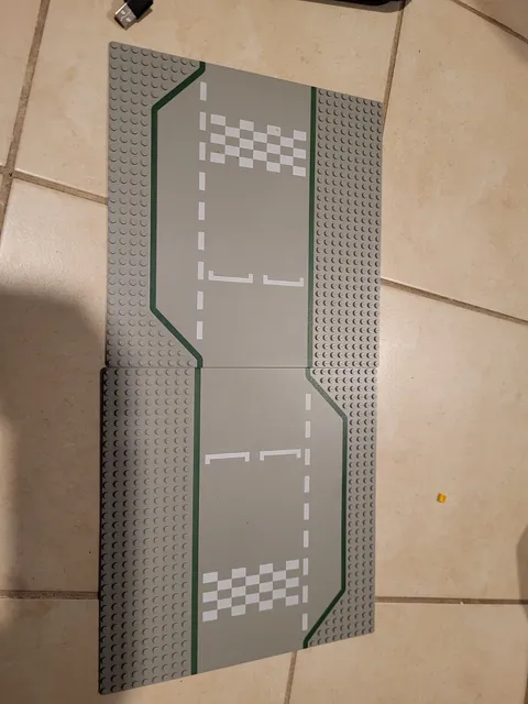 2x Excellent LEGO Vintage Race Track Starting Grid Baseplate 32x32  Town Plate