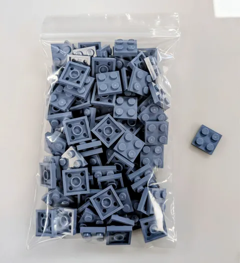 Lego 100 New Sand Blue Plates 2 x 2 Stud Parts 3022