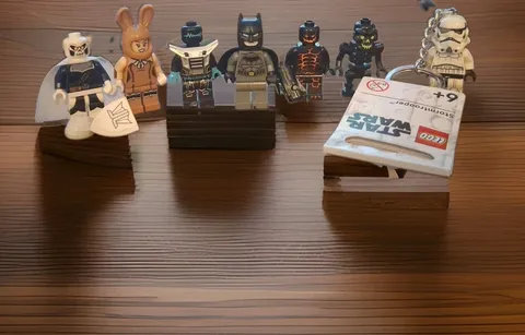Lego Minifigure Lot (Random Assor.) [Taskmaster/Storm Trooper Keychain/ Batman]
