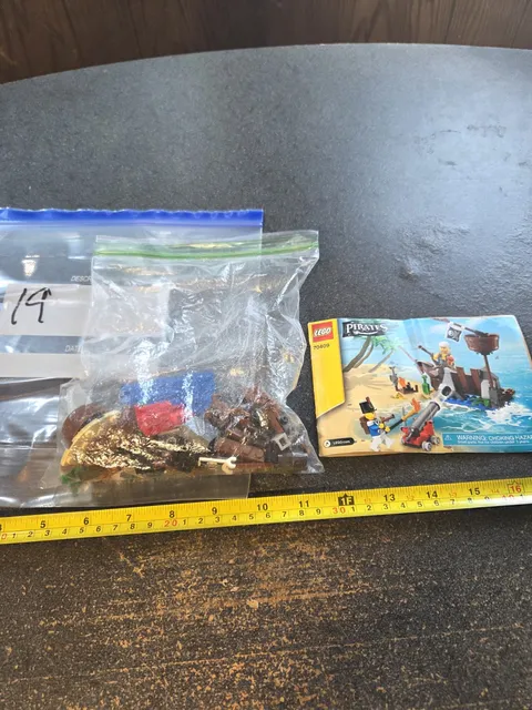 LEGO Pirates 70409 Set w/ Pieces & Instructions Manual Booklet
