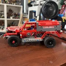 LEGO TECHNIC: First Responder (42075)
