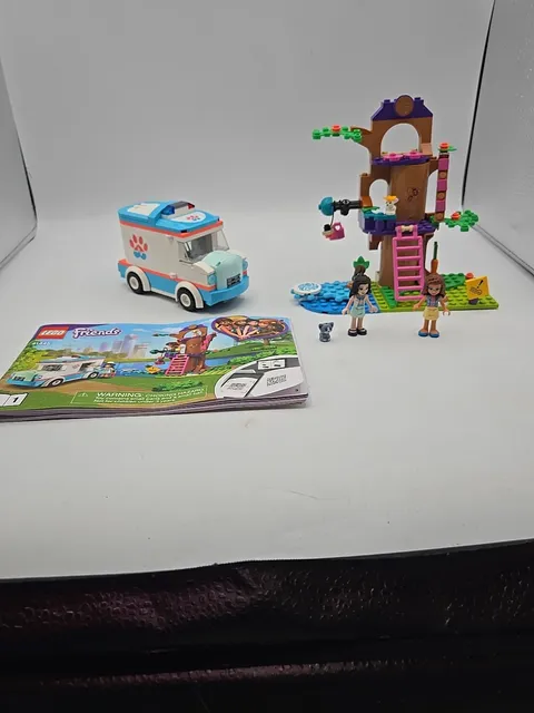 LEGO Friends: Vet Clinic Ambulance (41445) Incomplete - All Figures And Animals