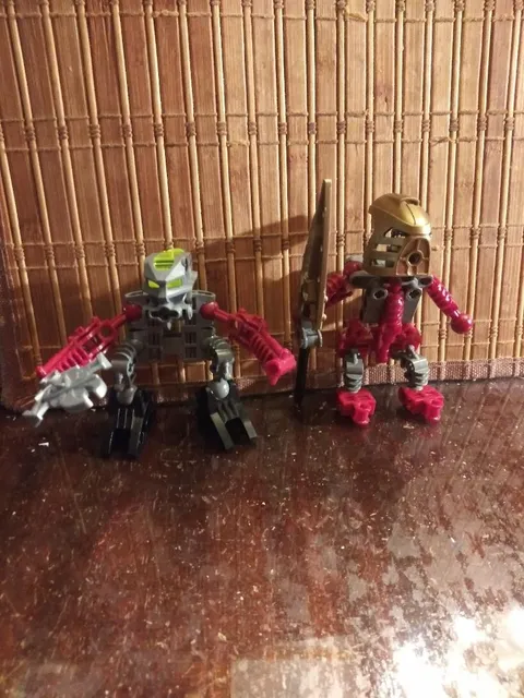 LEGO BIONICLE: 2006 promotional set of 2 Good Guy and Gold Good Guy COMPLETE