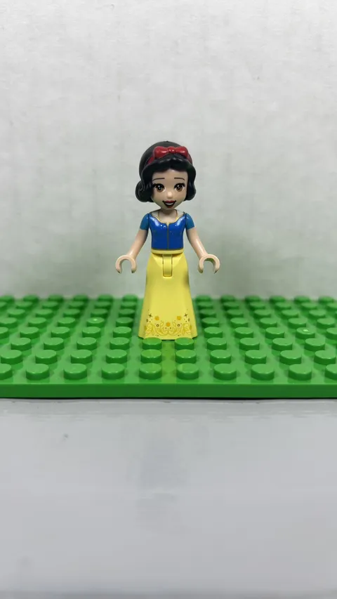 LEGO Disney Snow White Minifigure Disney Princess 43205 dp166 