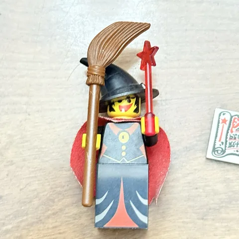 Lego Castle Fright Knights Witch Minifigure 6037 Wand Cape Broom And Spells