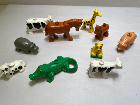 LEGO Duplo Animal Figure Lot Cows, Alligator, Pig, Hippo +