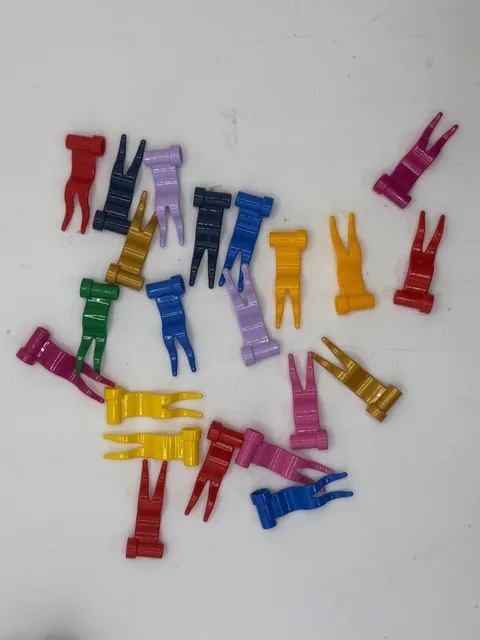 LEGO NEW Lot of 20 Flags 4x1 Wavy Swallowtail Pennant Part 4495 - Mixed Colors