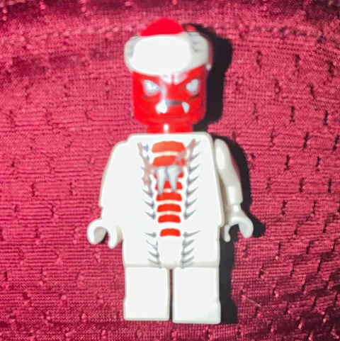 LEGO Minifigure Red Face Mask White Body Red Printed snappa 1pc