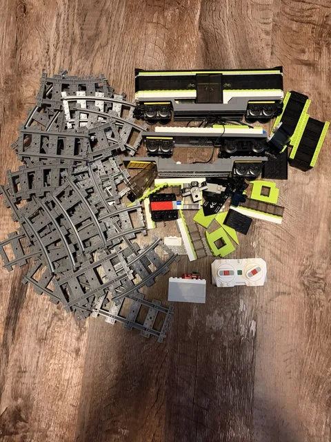 LEGO Express Passenger Train! Tons Of Train Tracks! With Battery And Controller.