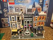 LEGO Creator Expert Assembly Square  10255 CITY - no minifigures /w Box & Manual
