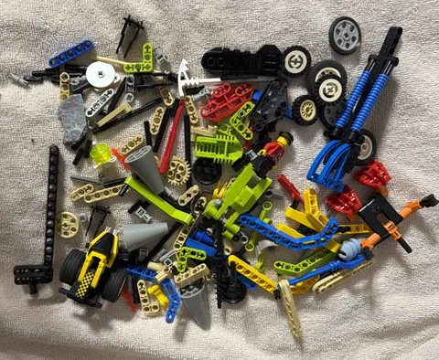LEGO Random TECHNIC Tires Connectors Rods Mix Bulk Lot Pieces 