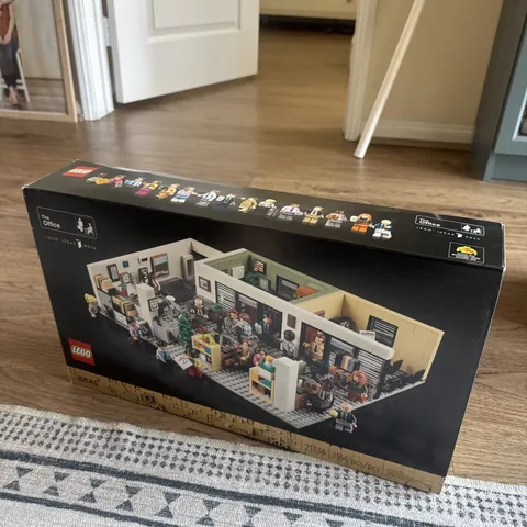 LEGO Ideas The Office 21336 — Building — Open Box and has all the piece