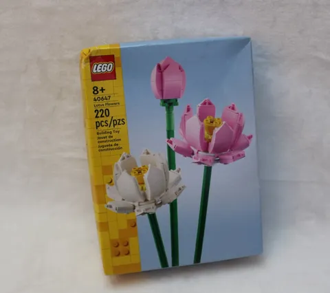 LEGO Lotus Flowers 40647 Building Toy Set 220 pcs New and Sealed Ages 8+