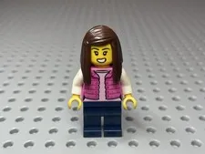 LEGO Minifigure Tourist Pink Jacket Item No: jw051 Jurassic World Alternate Head
