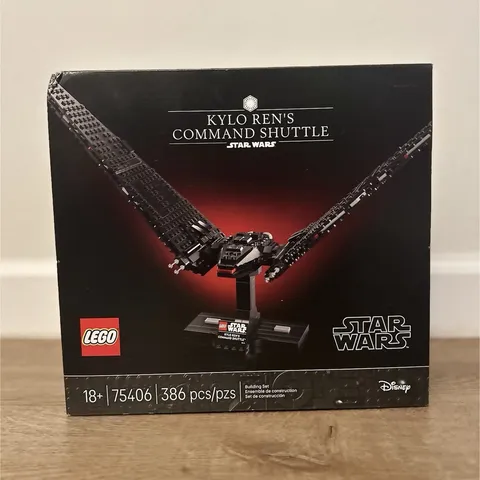 LEGO Star Wars Kylo Ren's Command Shuttle 75406 386 pcs 18+ Display Stand