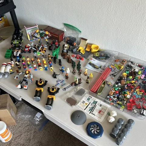 Lego Collection With 35+ Minifigures And Bulk Accessories + Star Wars+ Vintage