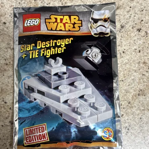 LEGO Star Wars Limited Edition Star Destroyer + TIE Fighter Foil Pack 911510