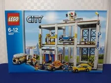 LEGO City 4207 City Garage Parking Building Set 2012 Large Box