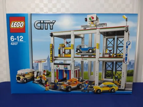 LEGO City 4207 City Garage Parking Building Set 2012 Large Box