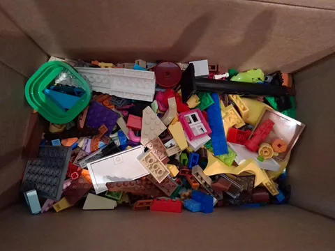LEGO bulk lot of 3.10 lbs of mixed bricks assorted sizes shapes and color pieces