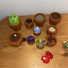 LEGO premade plant pots and assorted replacement parts for LEGO Botanicals
