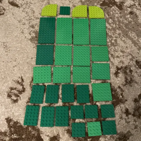 SHIPS FREE! Lot of 30 LEGO Green Random Mixed Size Baseplates Plates