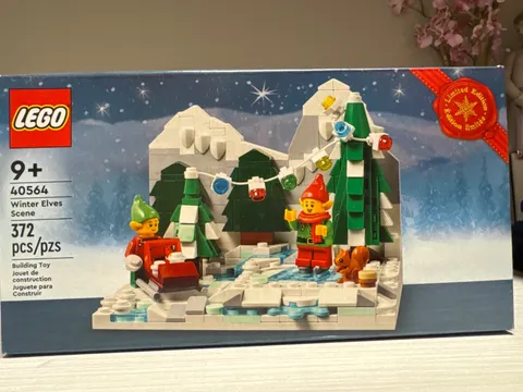 LEGO Seasonal: Winter Elves Scene (40564)