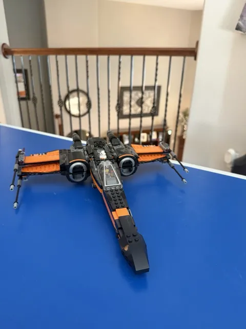 LEGO Star Wars: Poe's X-Wing Fighter (75102)