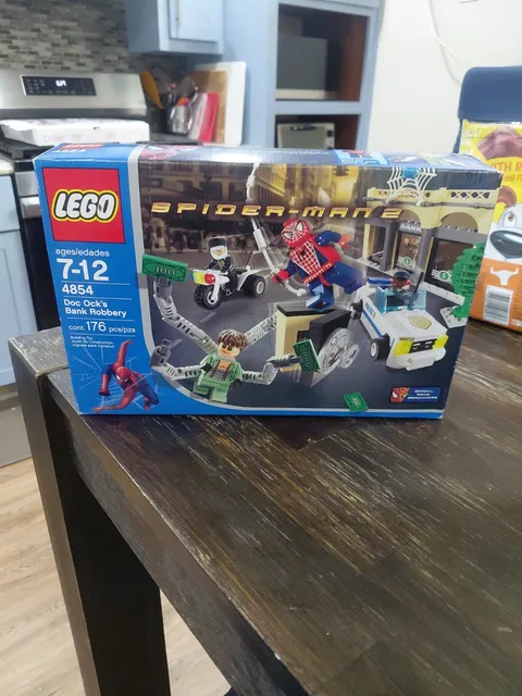 LEGO Spider-Man: Doc Ock's Bank Robbery (4854) Box Is Not Perfect!