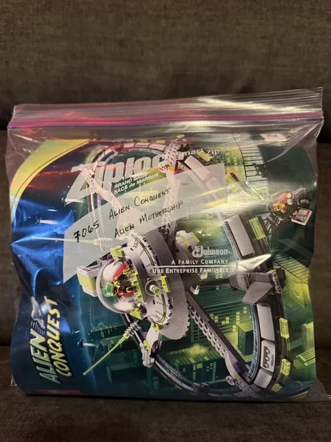 LEGO Alien Conquest: Alien Mothership (7065), 99% Complete, Original Instruction