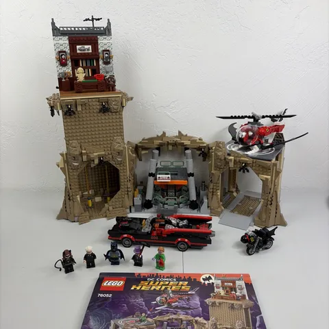 LEGO Super Heroes Batman Classic 1966 Batcave 76052 Batmobile Batcopter Batcycle