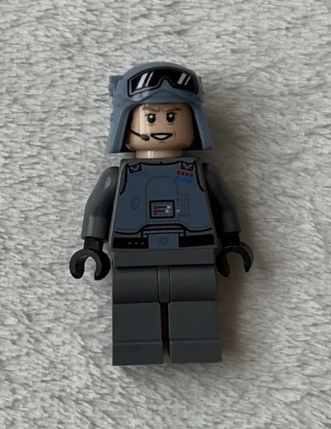 LEGO Star Wars General Veers Minifigure No Cracks!