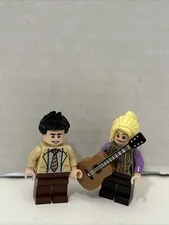 LEGO Minifigures Phoebe Buffay & Ross Geller From Friends Central Perk 21319
