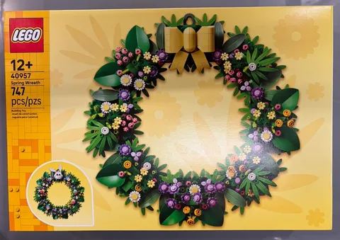 LEGO Spring Wreath #40957 Building 747 Piece Set