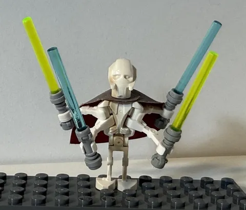LEGO General Grievous Minifigure w/ Cape - Lightsabers