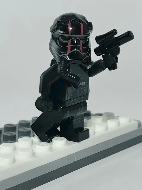 LEGO Star Wars - First Order TIE Pilot (Red Stripes) (sw0860)