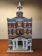 Lego Town Hall (10224) Almost Complete w/ Minifigures & Manuals*