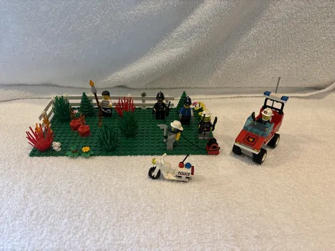 Lego Fire And Crime Scene 1990’s Minifigures And Legos