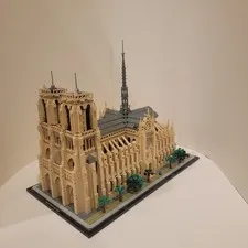 LEGO 21061 Architecture Notre-Dame de Paris, Complete Build No Box or Manual.