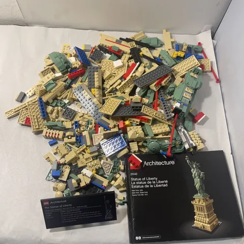 LEGO Architecture 21042 Statue of Liberty w/ Instructions As-Is Parts