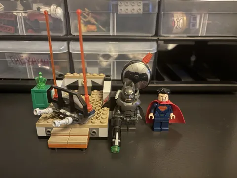 LEGO DC Comics Super Heroes 76044 Clash of the Heroes Batman Superman, No Box
