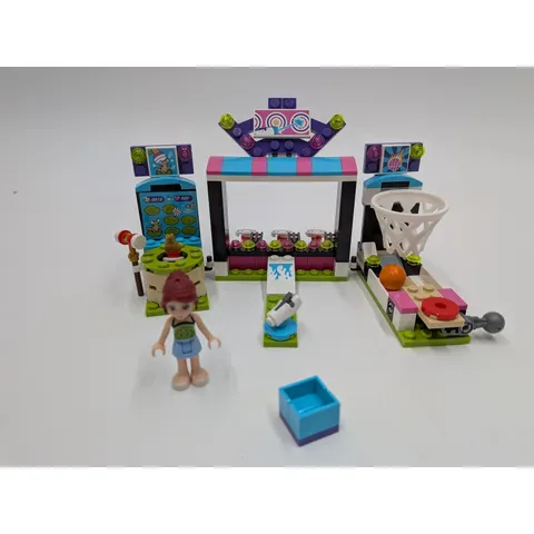 LEGO Friends Amusement Park Arcade 41127 Mia Mini-Doll Carnival Games Set