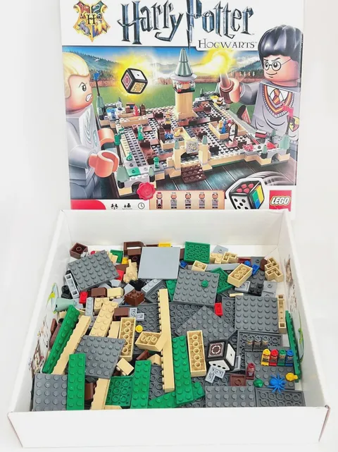LEGO Harry Potter Hogwarts 3862 Incomplete Set includes Mini Figures