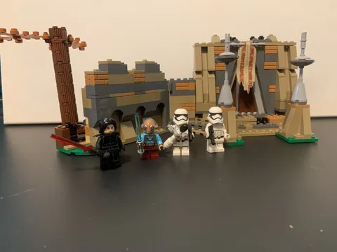 LEGO 75139 Star Wars: Battle On Takodana 97% complete - read description